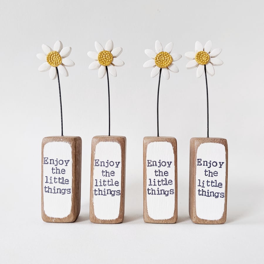 Clay Daisy Flower in a Printed Wood Block 