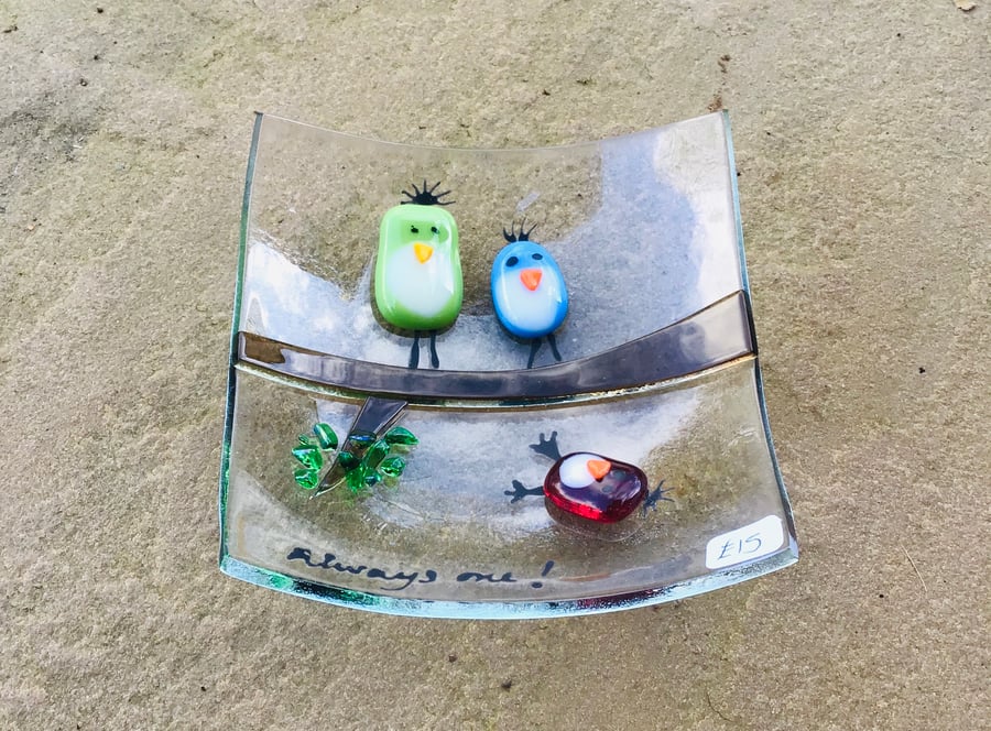 Quirky birds dish 