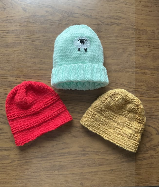 Handmade baby hats (0-3 months)