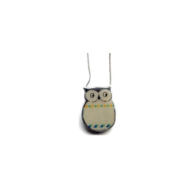 Retro Scandi Patterned Resin Owl bird Necklace by EllyMental