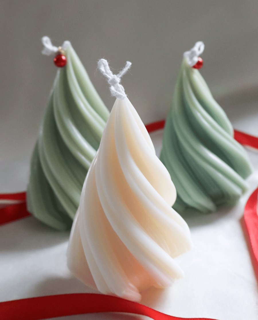 Christmas Swirl Tree Candle Set