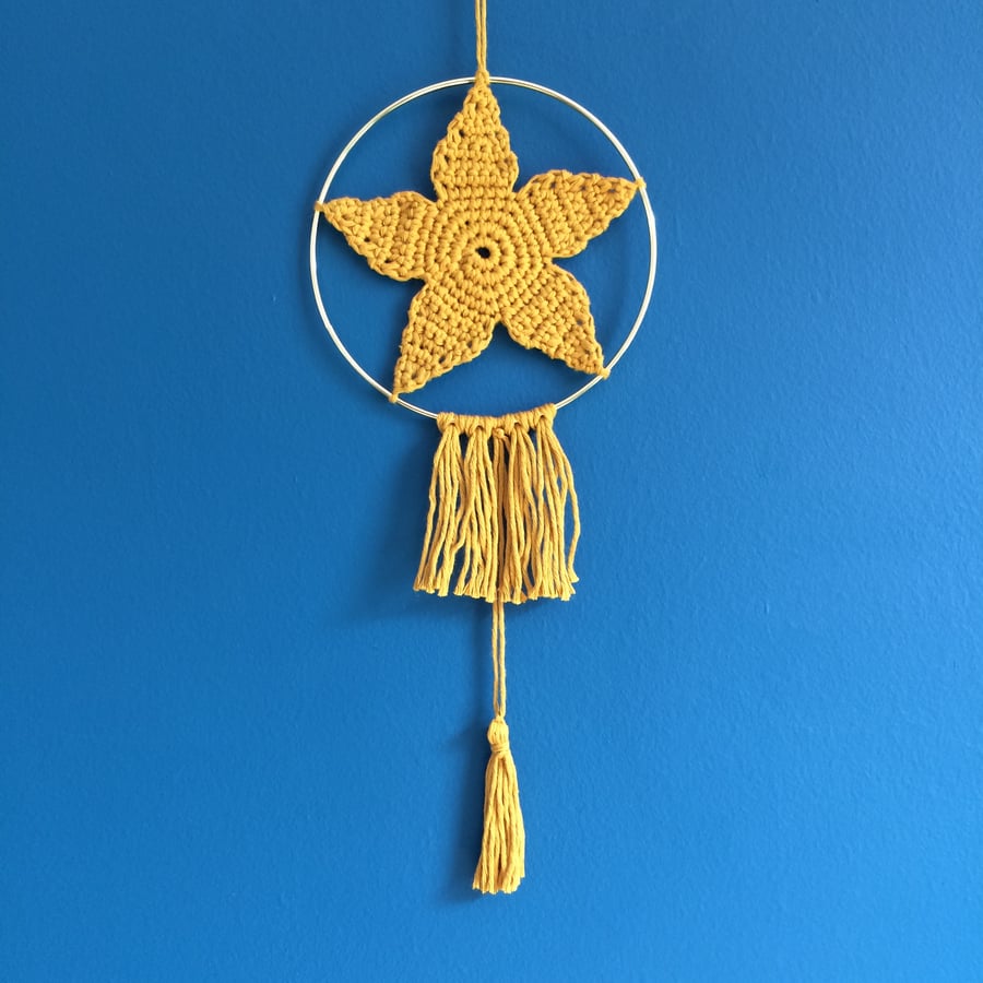 Shooting star hanging hoop - mustard