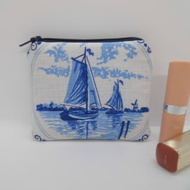 Coin purse in blue and white Delft inspired fabric A