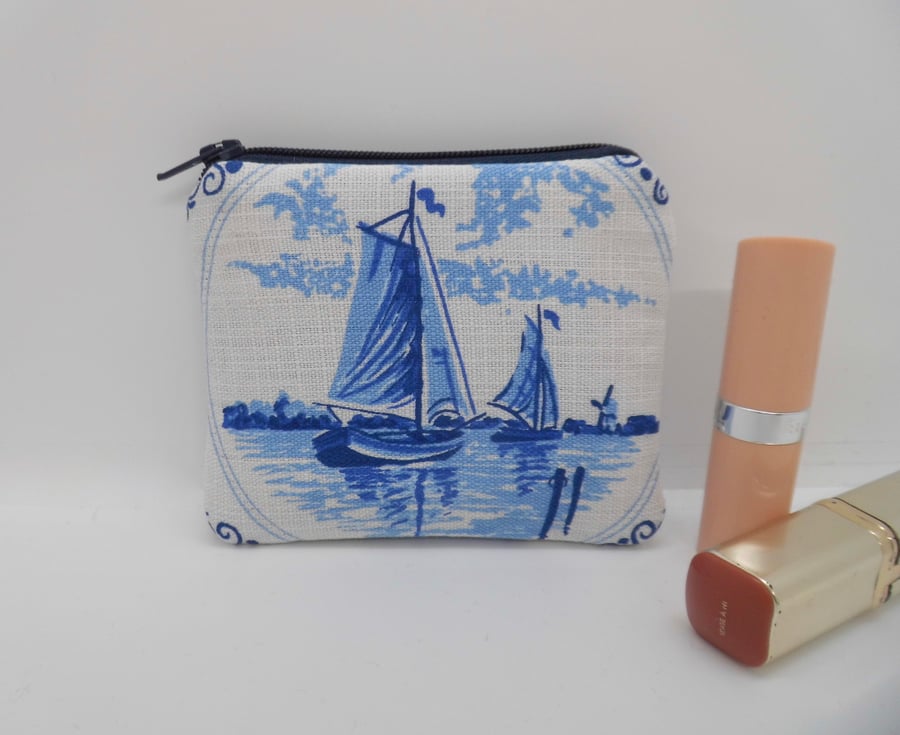 SOLD Coin purse in blue and white Delft inspired fabric A