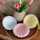 Pastel coloured decorative wave edge bowl 15cm diameter