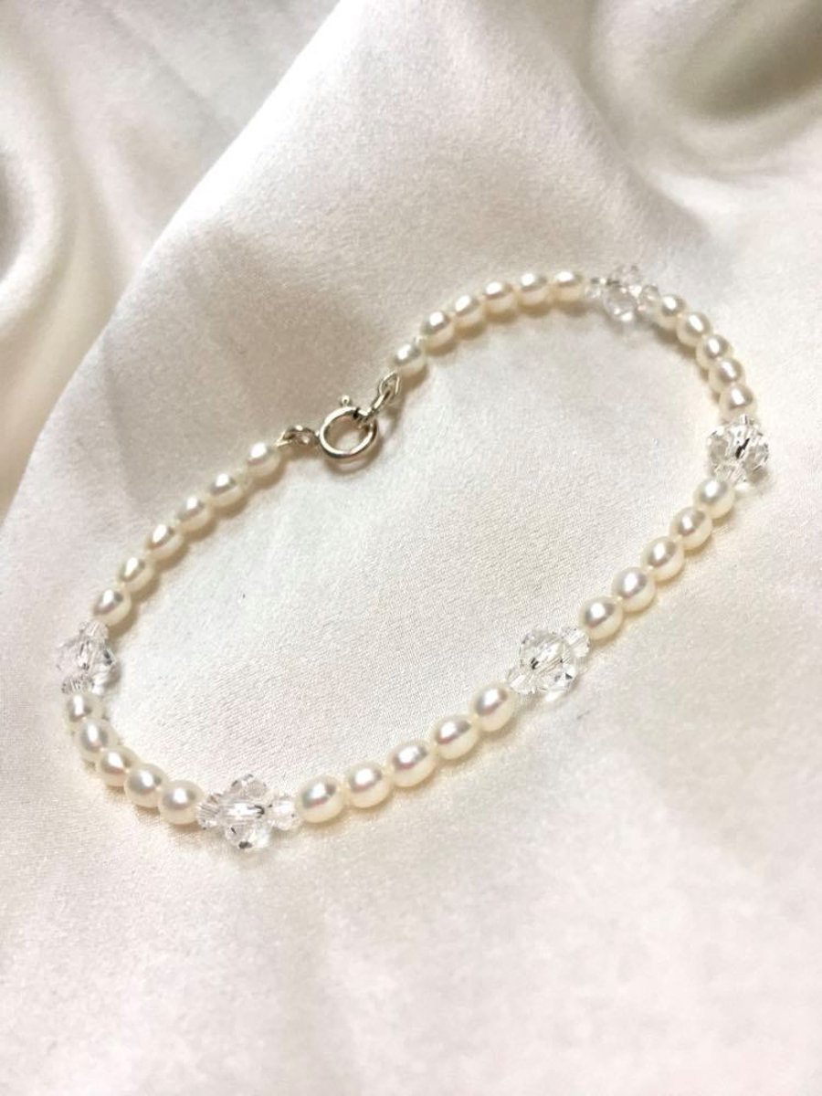 Freshwater pearl and Swarovski Crystal bracelet