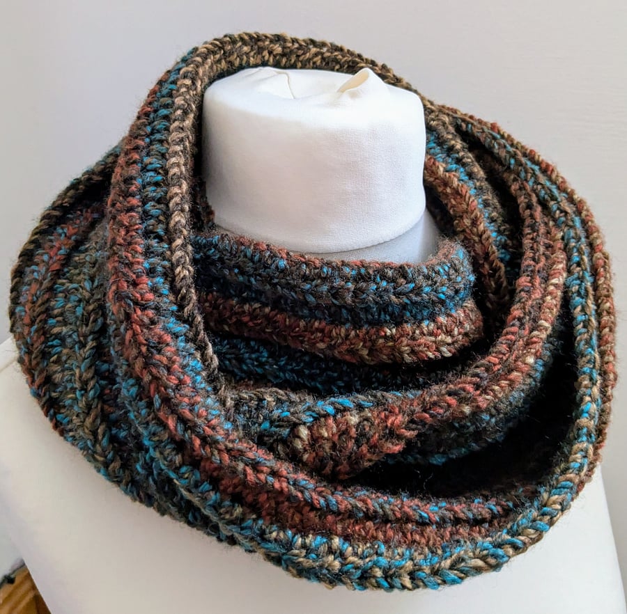 Crochet infinity scarf