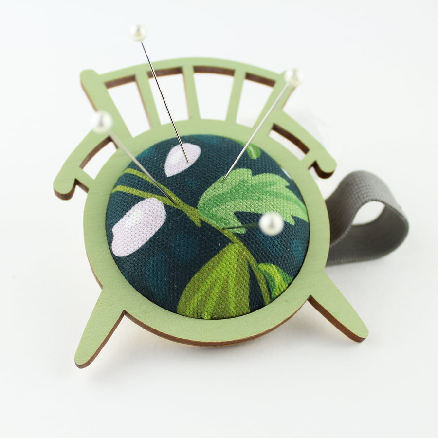 Wrist Pin Cushion with Magnet