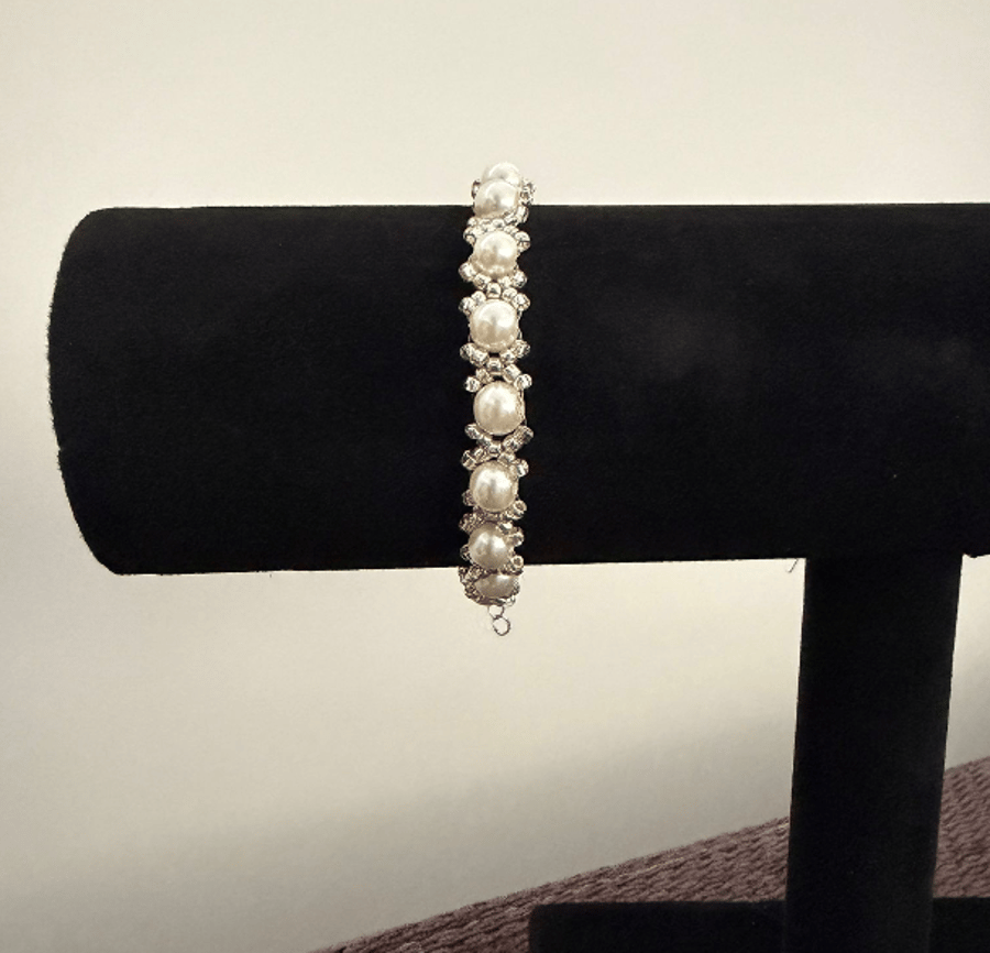 XOXO Pearl Bracelet