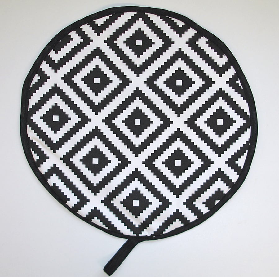 Aga Hob Lid Mat Pad Hat Round Cover Aztec Black White With Loop Surface Saver