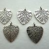5 leaf charms