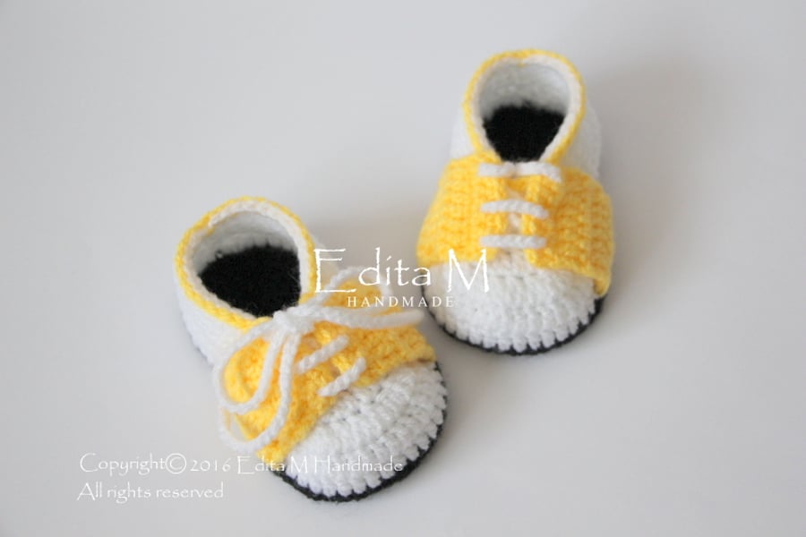 Unisex baby booties, baby shoes, FREE SHIPPING, baby booties, gift 