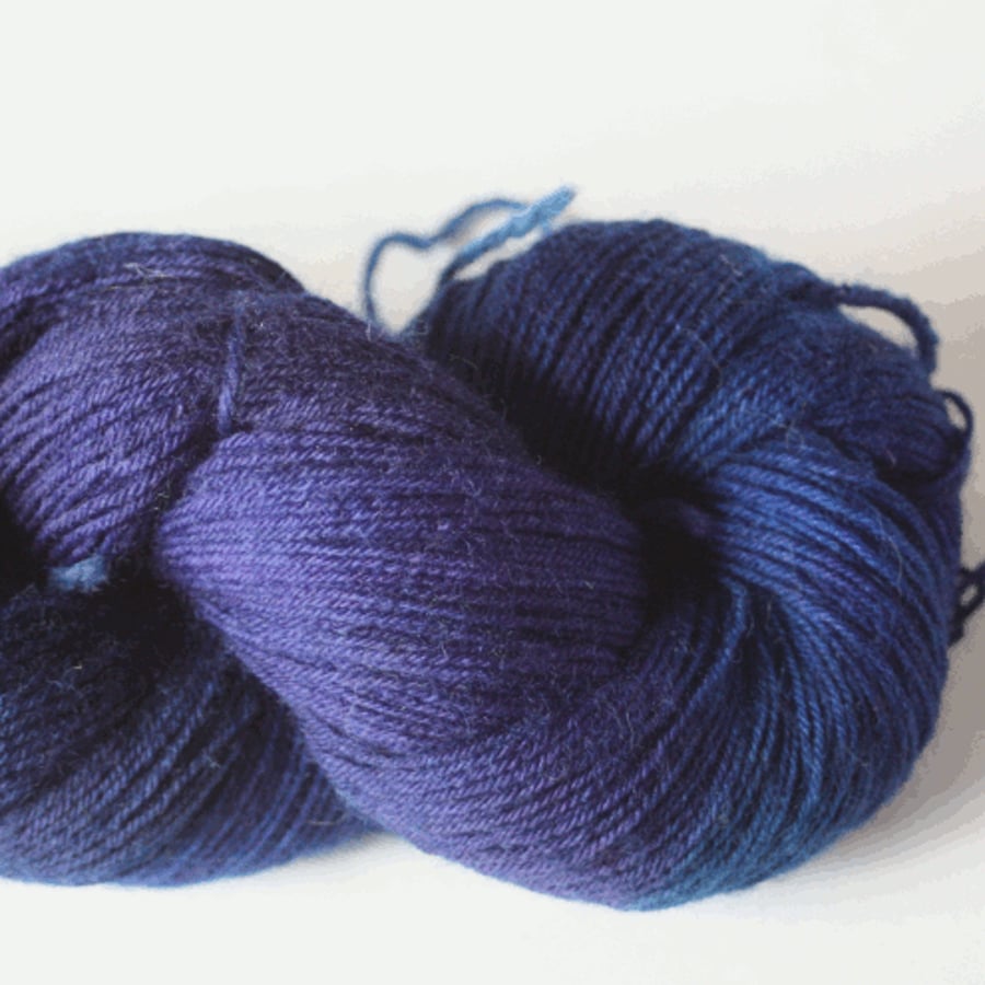 SALE - Midnight Parrotfish - Superwash British BFL sock yarn