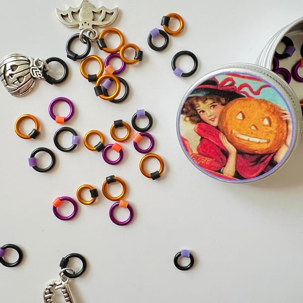 Knitting tin for stitch markers - Vintage Halloween