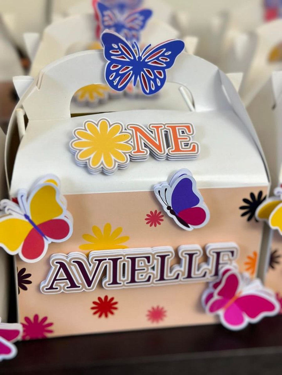 6 Personalised Butterflies party boxes, party bags