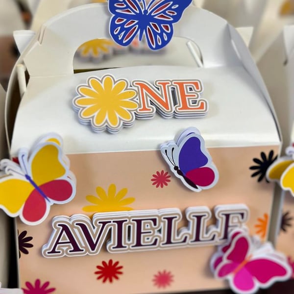 6 Personalised Butterflies party boxes, party bags