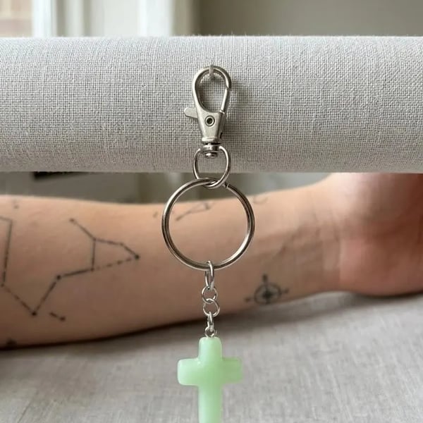Minimalist Soft Green Stone Cross Keychain - Ritual-Craft Talisman