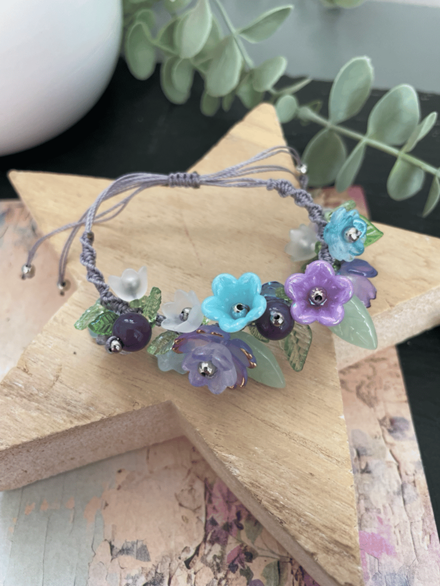 Feminine floral hand beaded bracelet, Mothers day gift, Summer accessories 