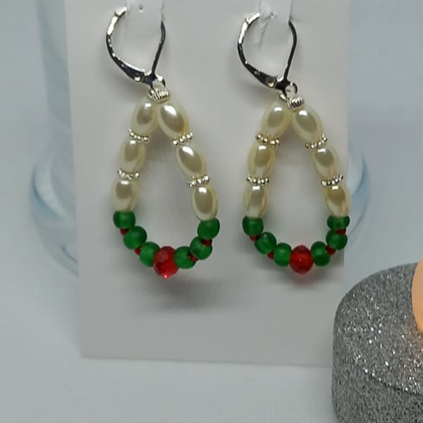 Red and green pearl loop earrings