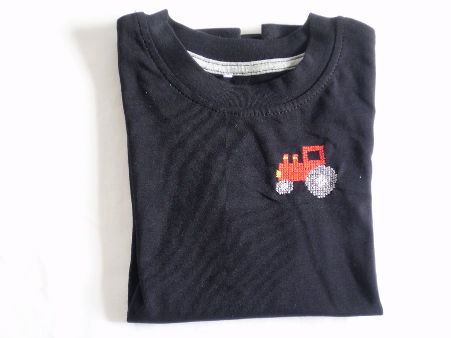 Black tractor T-shirt Age 4-5