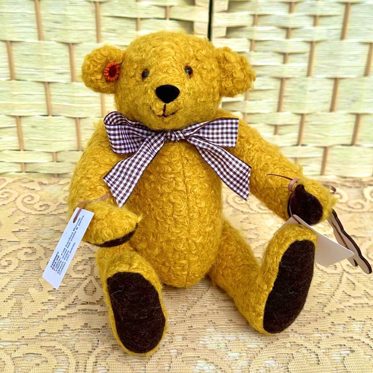 Tommy: Collectable Boucle Artist Bear 32cm (12.5")