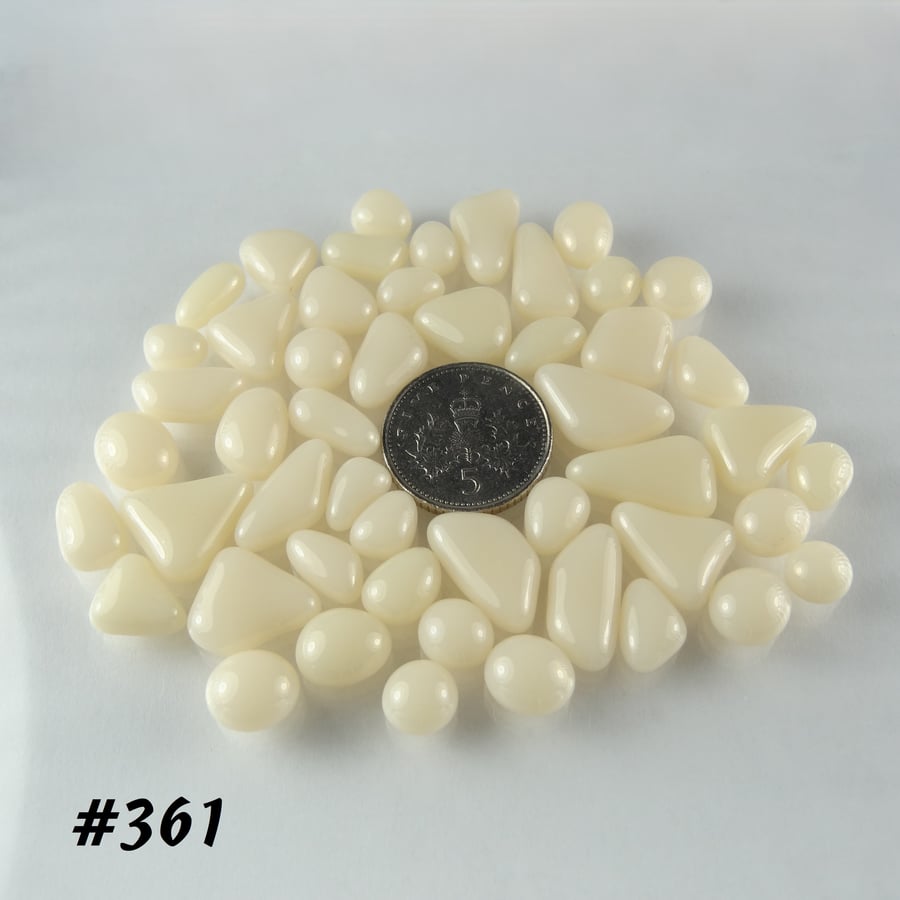 25g cream art glass cabochons, for jewellery making, crafting (361)