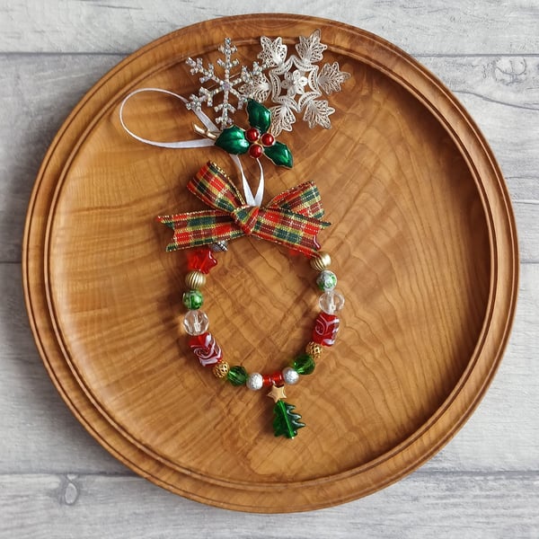 Beaded Ring Christmas Decoration with Christmas Tree