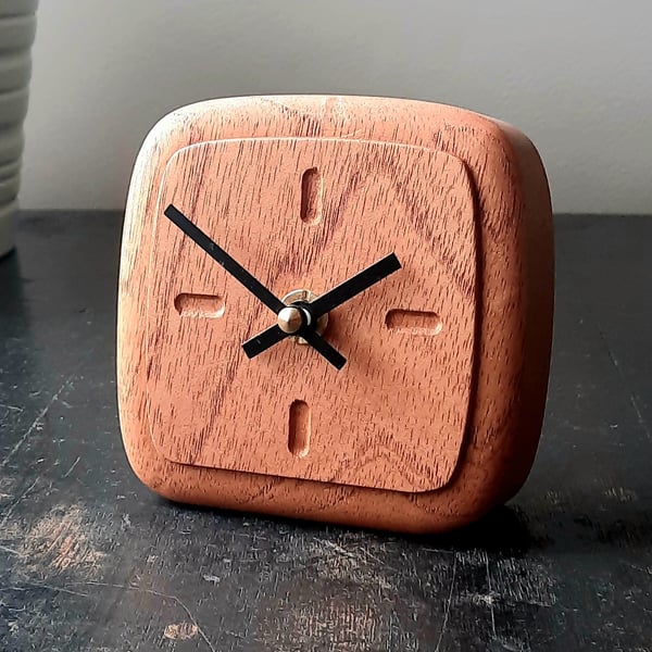Glas Desk Mantel Clock - Cigar Box Cedar & Grooves