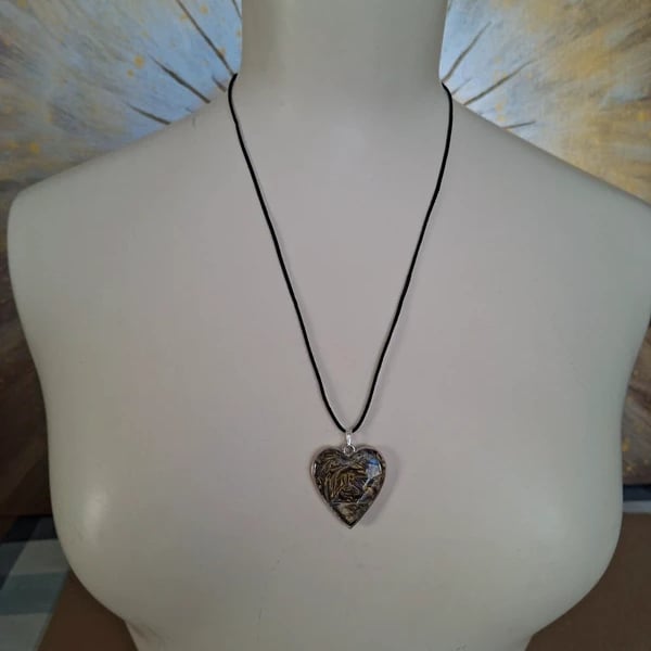Heart Shape Crinkle Style Hand Made Resin Crafted Pendant 