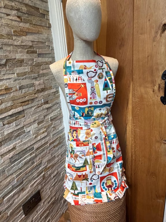 Ladies Christmas Apron, The Three Kings Theme Fabric.