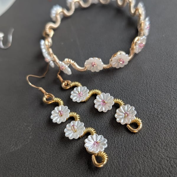 Blossom Blush Wire Jewelry Set – Wavelle Collection