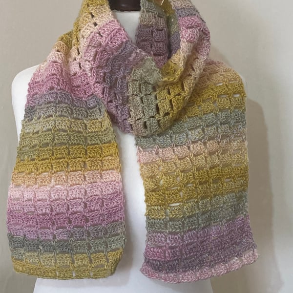 Pastel Eyelet Scarf 