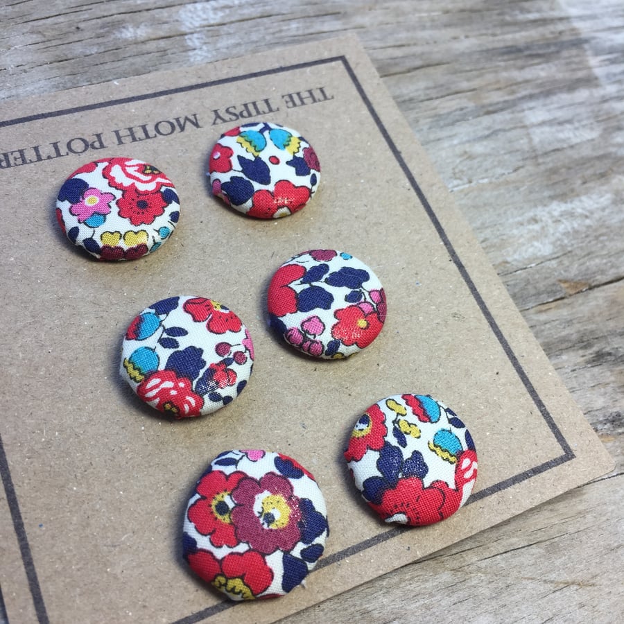 RED LIBERTY FABRIC COVERED BUTTONS SET OF 6 (item 127) 18mm