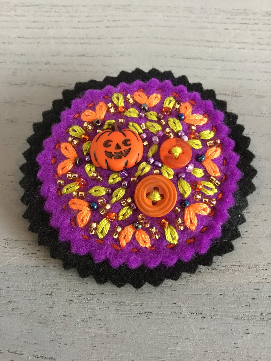 Autumn Embroidered Brooch 