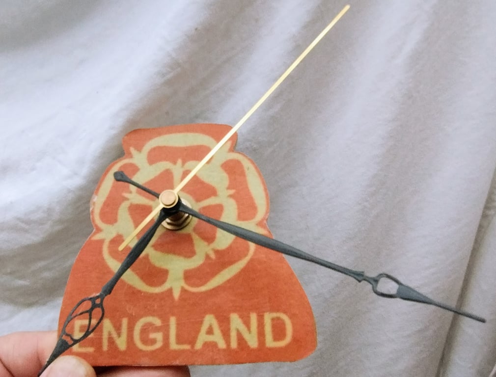 England rose clock
