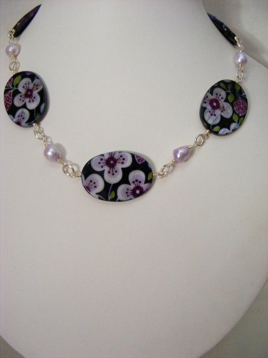 Flower Print Mother of Pearl Necklace