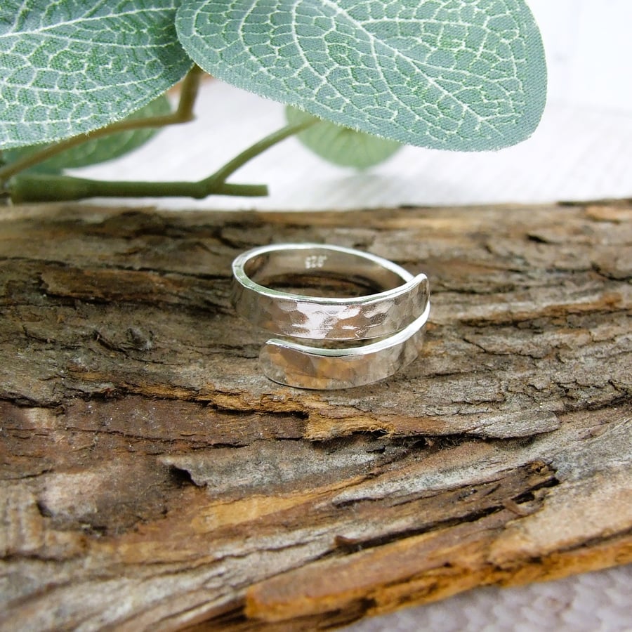 Sterling Silver Ring. Textured Overlap Ring. UK Size S-T