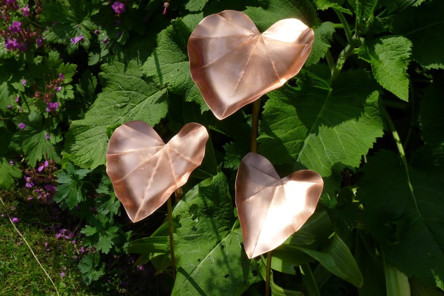 Copper leaf style bird feeder garden sculpture