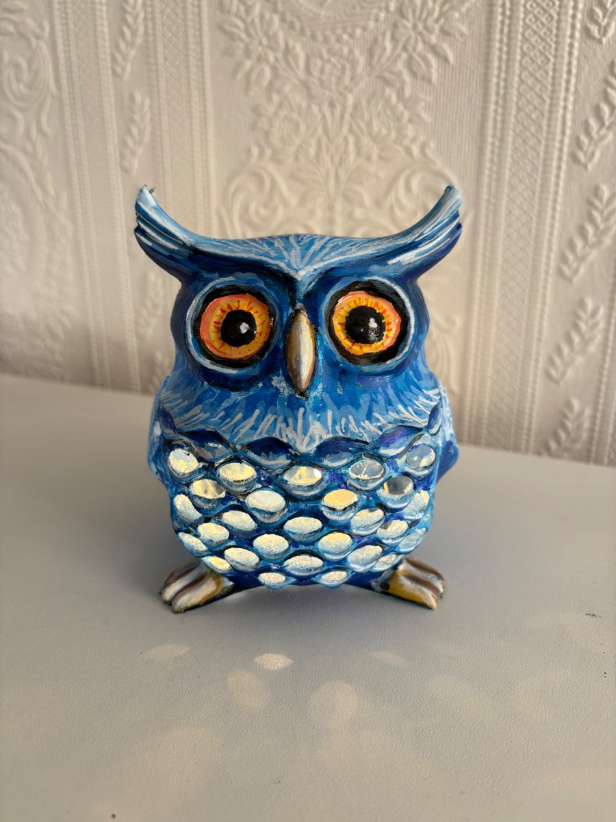 A hand painted and sealed OWL lamp by Andrew Jenkins 