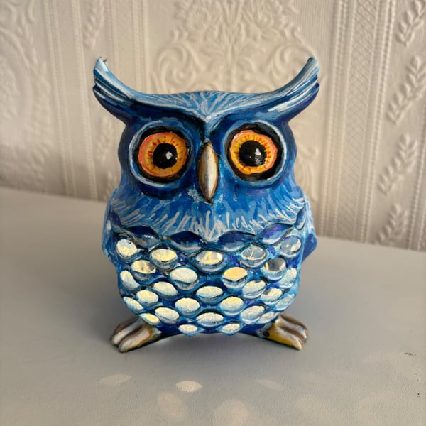 A hand painted and sealed OWL lamp by Andrew Jenkins 