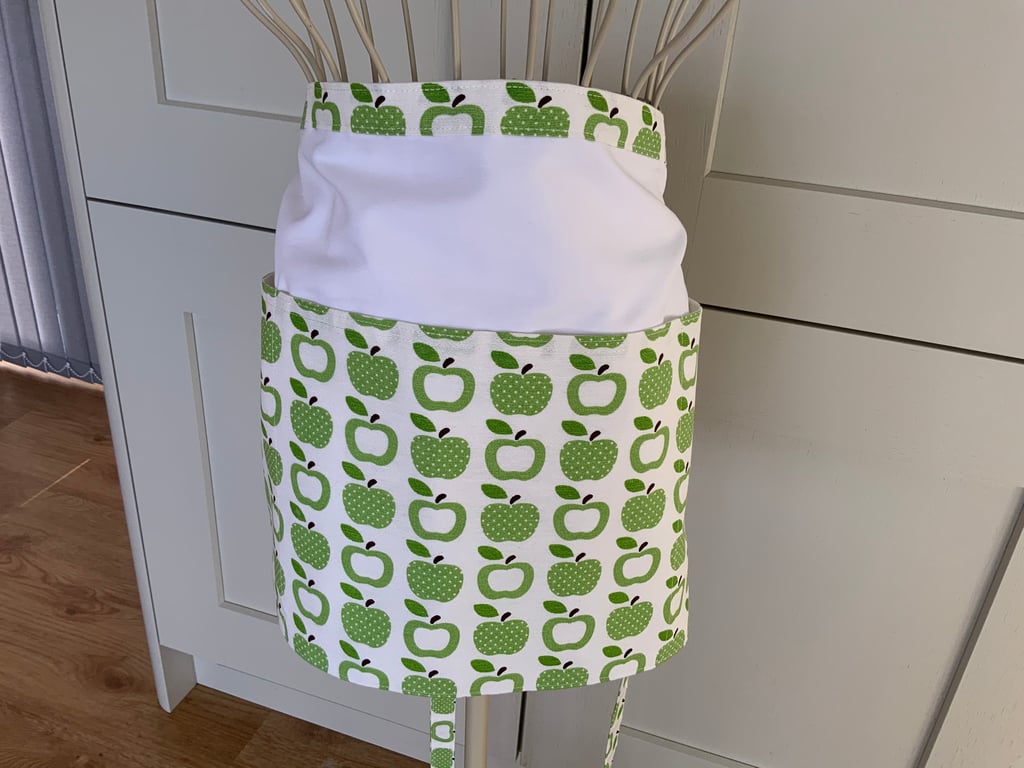 Beautiful Cotton Apple Half Apron, Fully Lined, Vendors Apron, Craft Apron