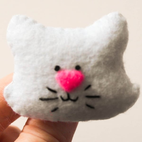Seconds Sunday Felt white cat brooch, Gift for a cat lover, White cat pin