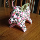 Floral pink piglet