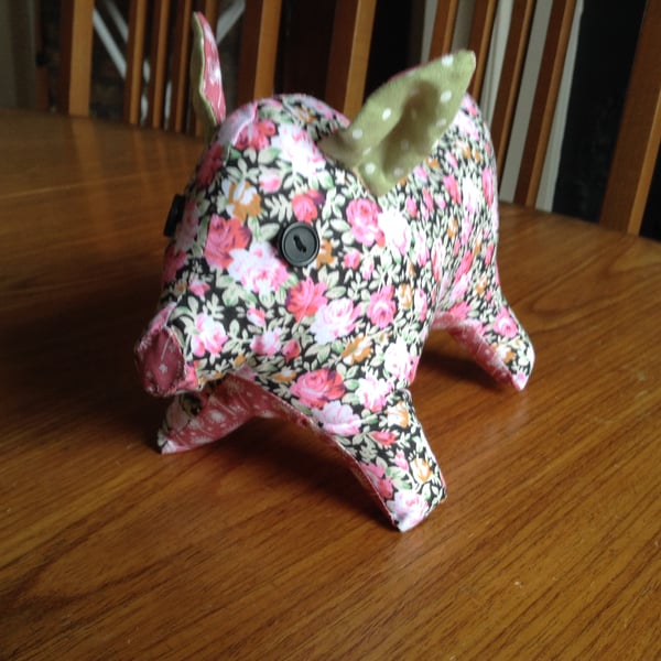 Floral pink piglet