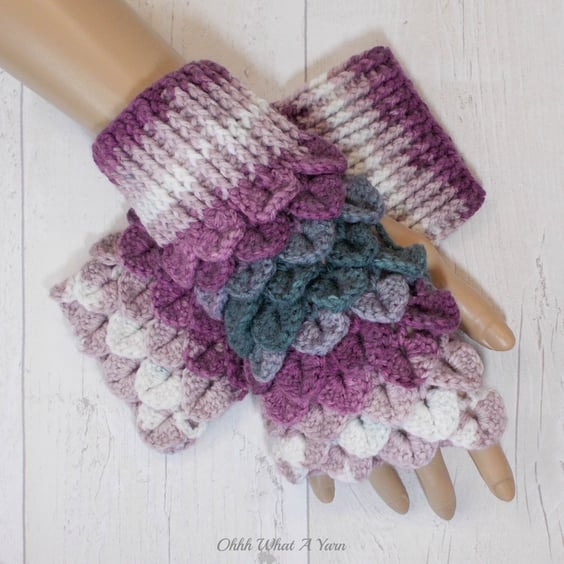 Purple and grey dragon scale gloves. Fingerless gloves. Crocodile stitch. 