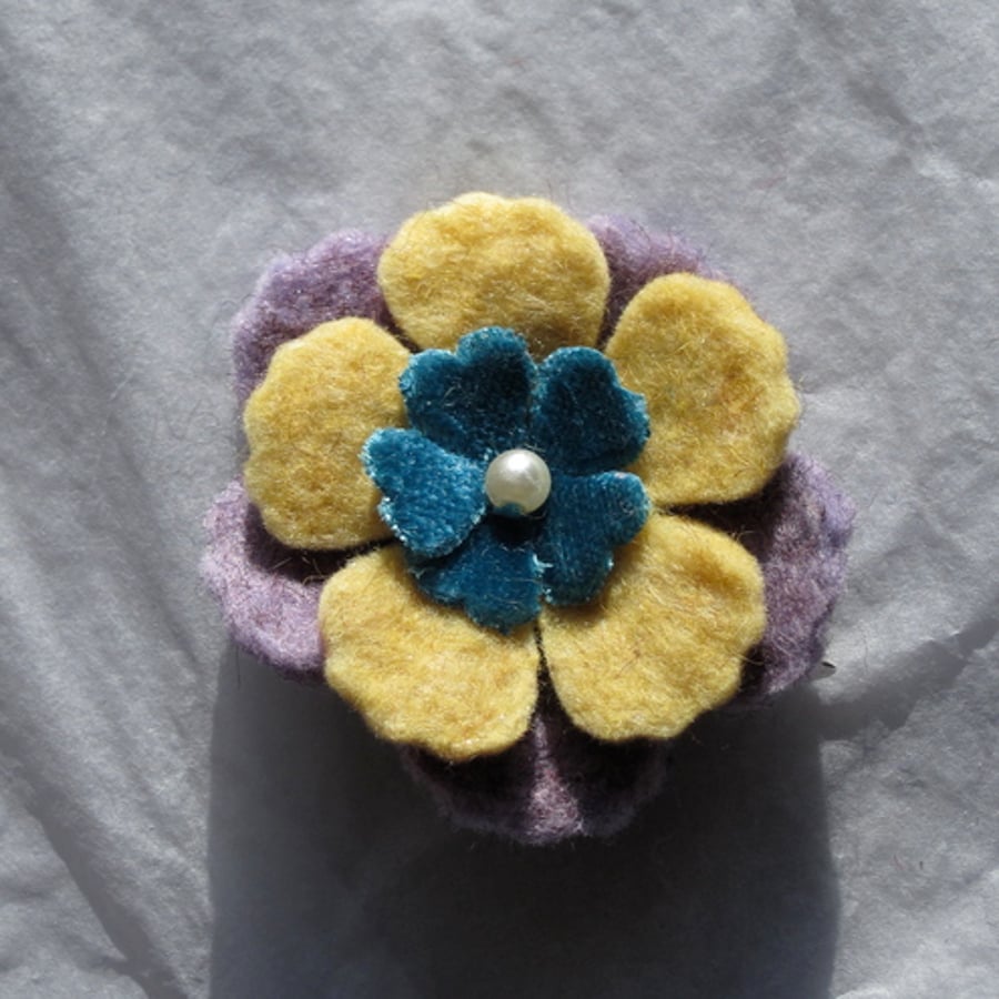 Image of Felt flower brooch