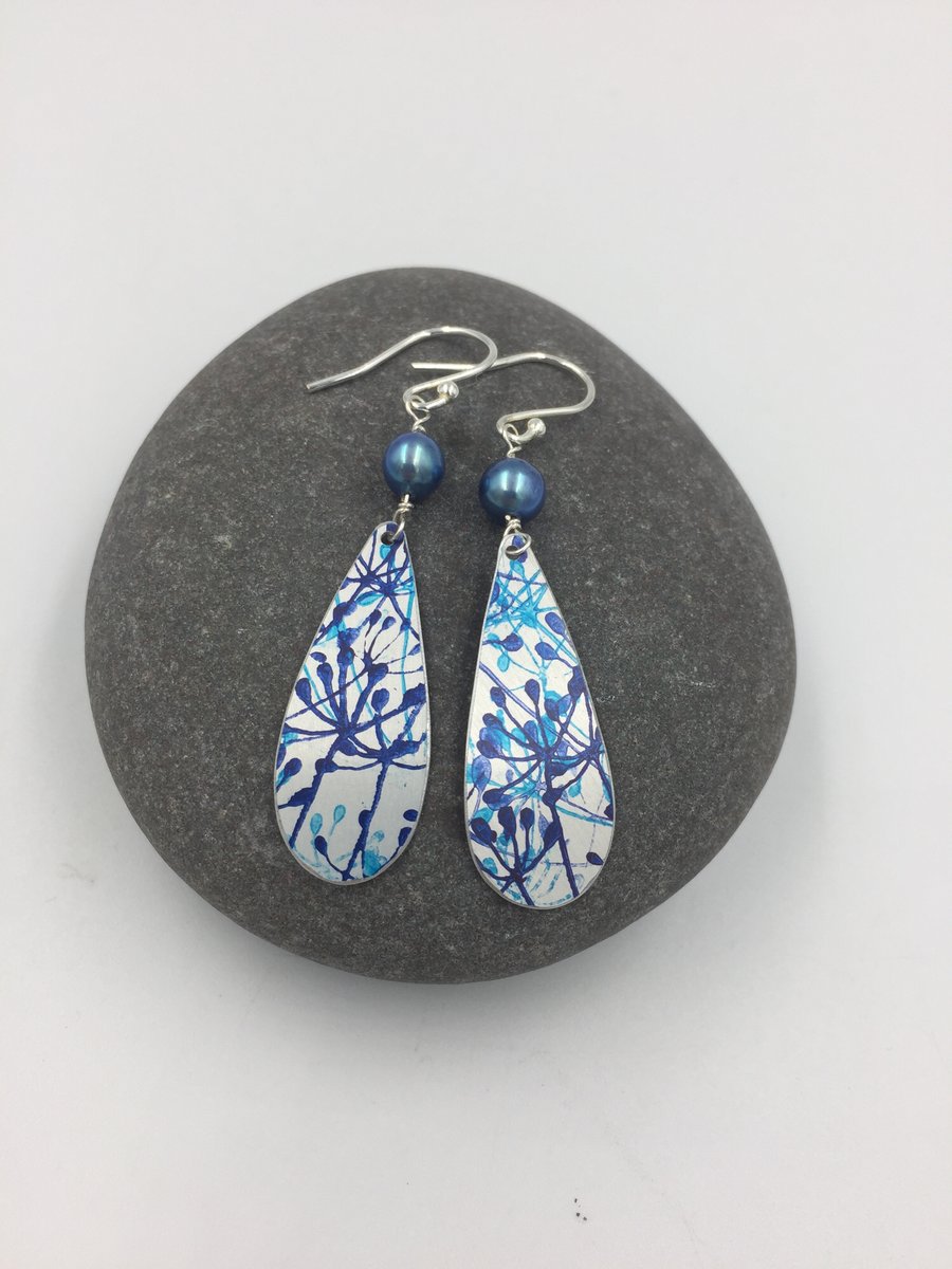 Silver and blue aluminium cow parsley drop earrings with pearl 