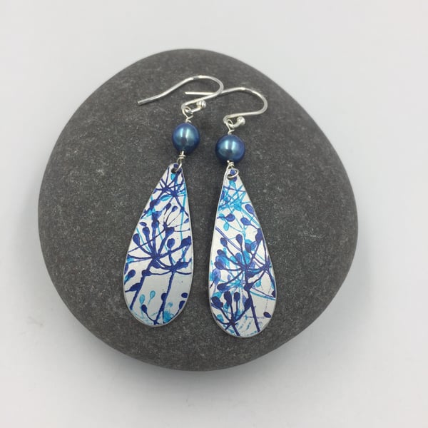 Silver and blue aluminium cow parsley drop earrings with pearl 