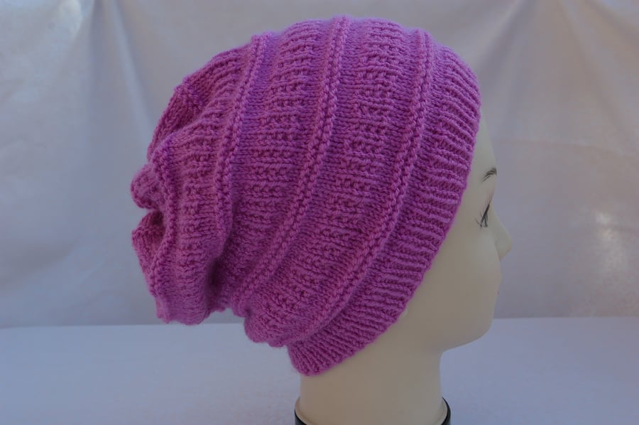 Hat knitted in Dusty Pink