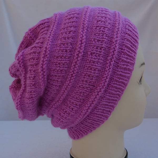 Hat knitted in Dusty Pink